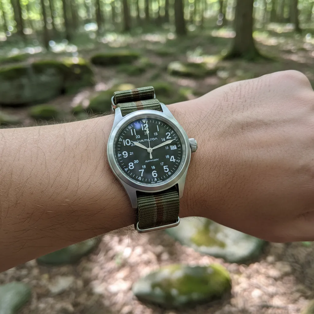 El Khaki Field de 38 mm es el tamaño más versátil de Hamilton y se adapta a prácticamente cualquier muñeca